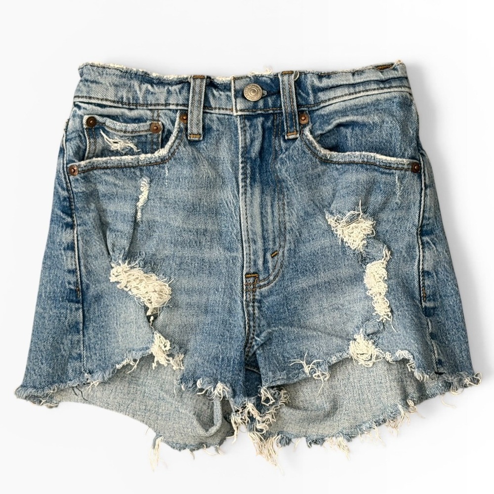 Abercrombie & Fitch Curve Love High Rise‎ Mom Shorts Distressed Light Wash 00/24